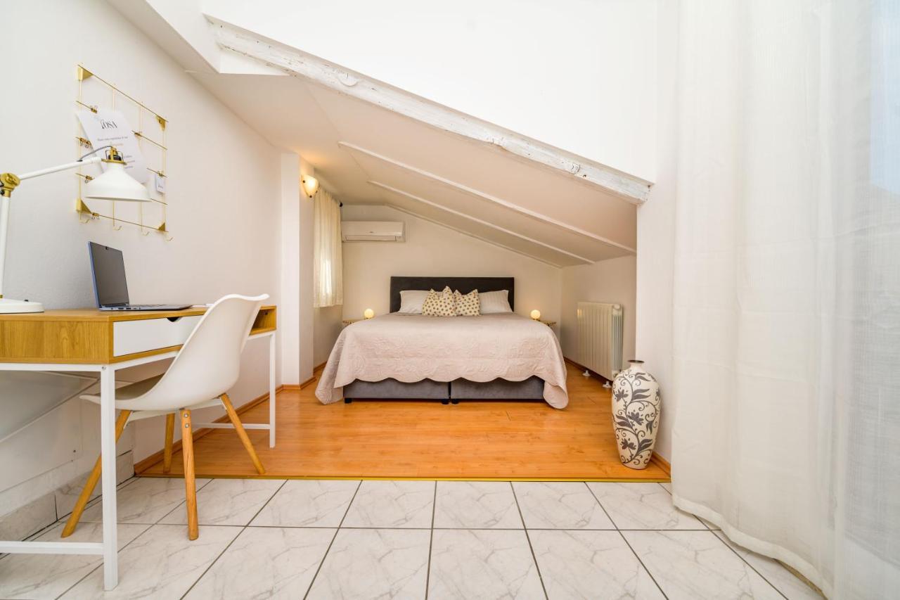 House Rosa Apartman Mali Lošinj Kültér fotó