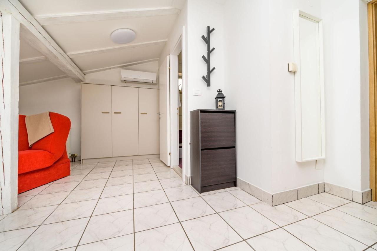 House Rosa Apartman Mali Lošinj Kültér fotó