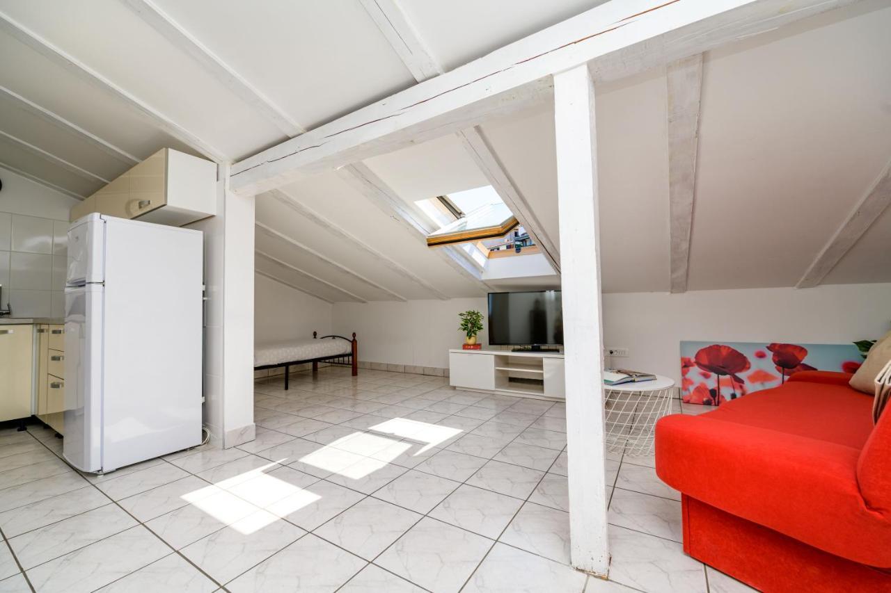 House Rosa Apartman Mali Lošinj Kültér fotó