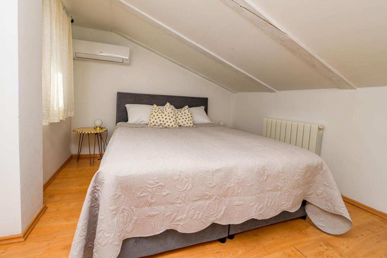House Rosa Apartman Mali Lošinj Kültér fotó